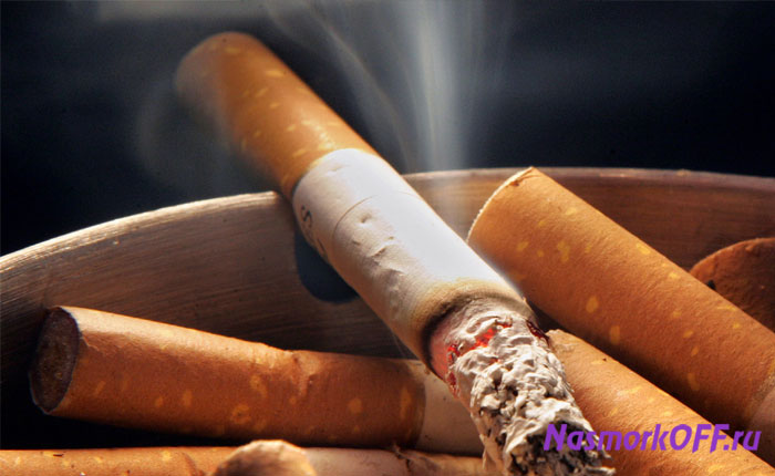 Абсолютно здоровый чнловек, который при этом регулярно употребляют никотин, может столкнуться с такой проблемой, как сухой кашель
